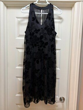 Pretty Black Party Dress with  Rose Design